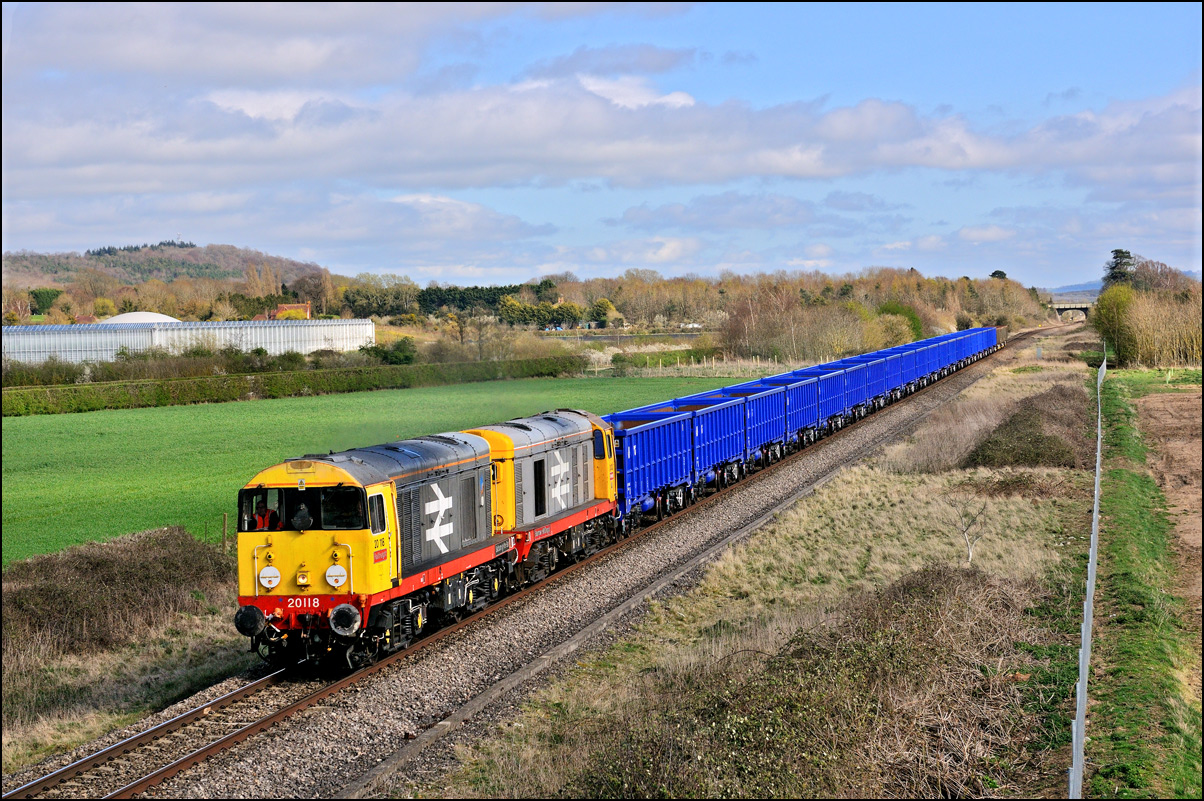 20118 + 20132 at Lower Moor